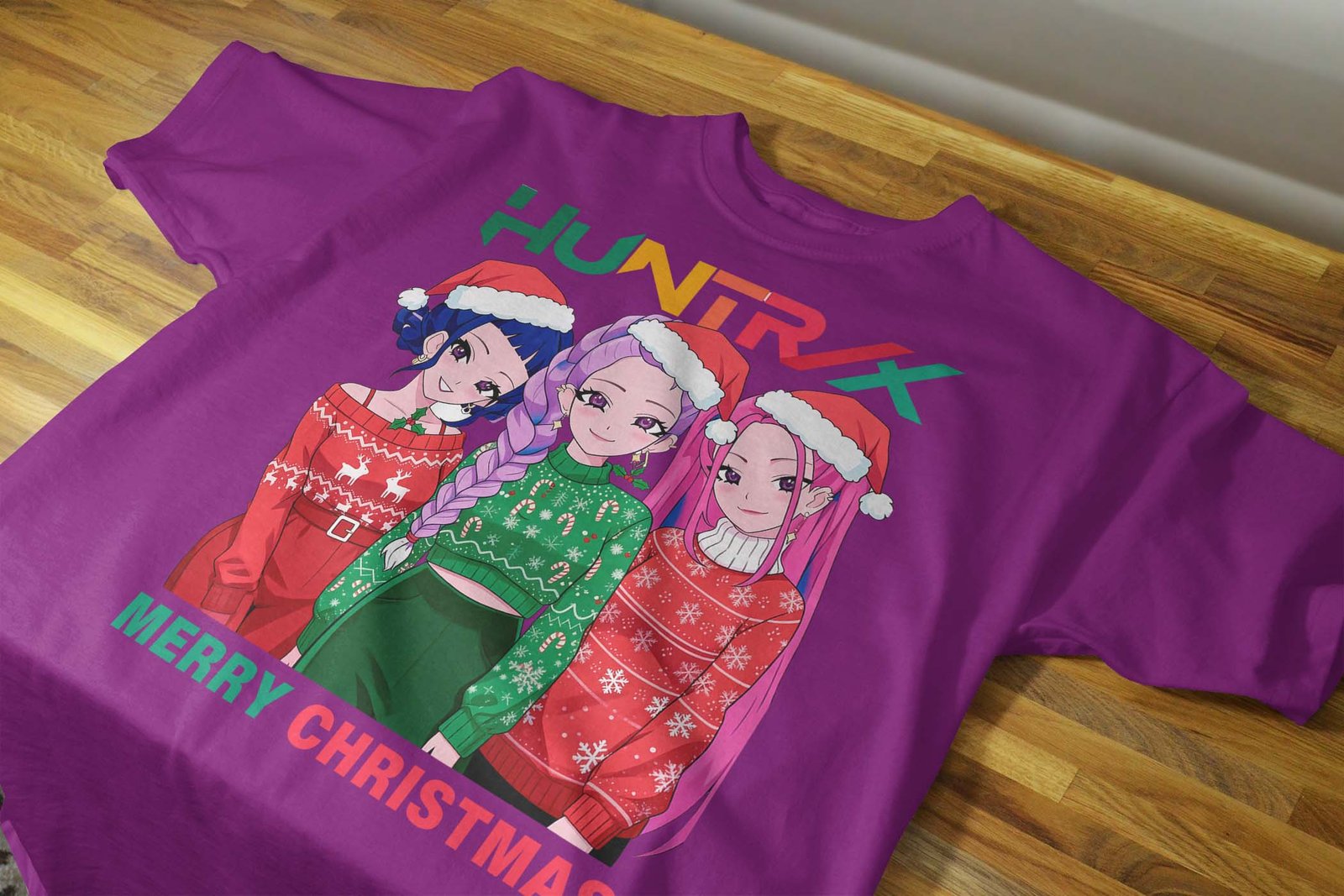 Três raparigas estilo anime com camisolas de Natal e gorros do Pai Natal
