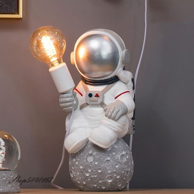 Modern-Astronaut-Table-Lamp-Art-Deco-Resin-Lamp-Table-Bedroom-Lamp-Creative-Living-Room-Loft-Decoration.jpg 640×640